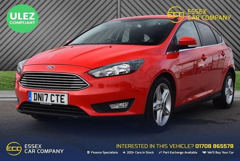 Used Ford Focus Zetec 125 HP (91 kW) 2017 Red Hatchback