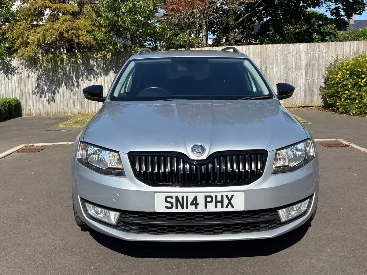 Used Skoda Octavia SE 184 HP (135 kW) 2014 Silver Estate