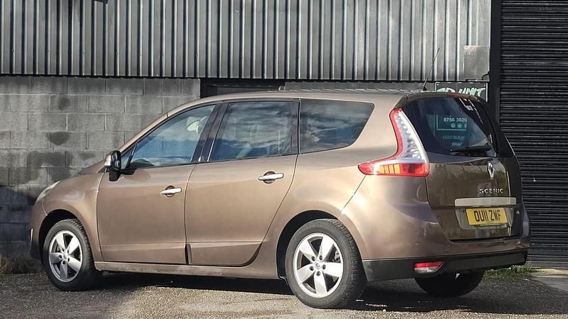 Used Renault Grand Scénic III Dynamique 110 HP (80 kW) 2011 Bronze MPV