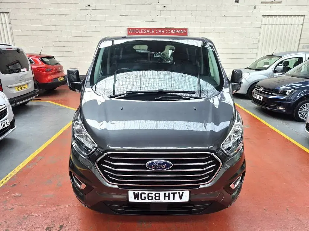 Used Ford Tourneo Custom Titanium 130 HP (95 kW) 2018 Grey Van