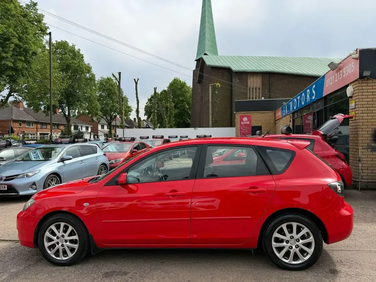 Used Mazda 3 Takara 105 HP (77 kW) 2008 Red Hatchback
