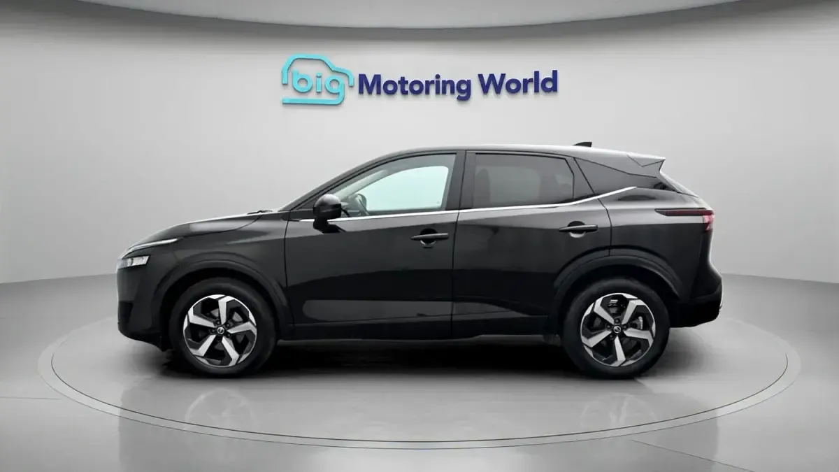 Used Nissan Qashqai N-Connecta 140 HP (102 kW) 2022 Black SUV