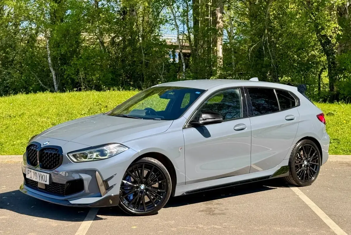 Begagnad BMW M135 Sport Line 2021 Grå Halvkombi