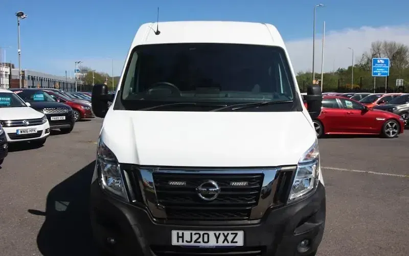 Used Nissan NV400 Tekna 135 HP (99 kW) 2020 White Van