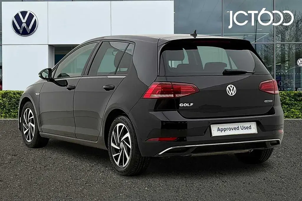 Used VW Golf VII Match 130 HP (95 kW) 2020 Hatchback