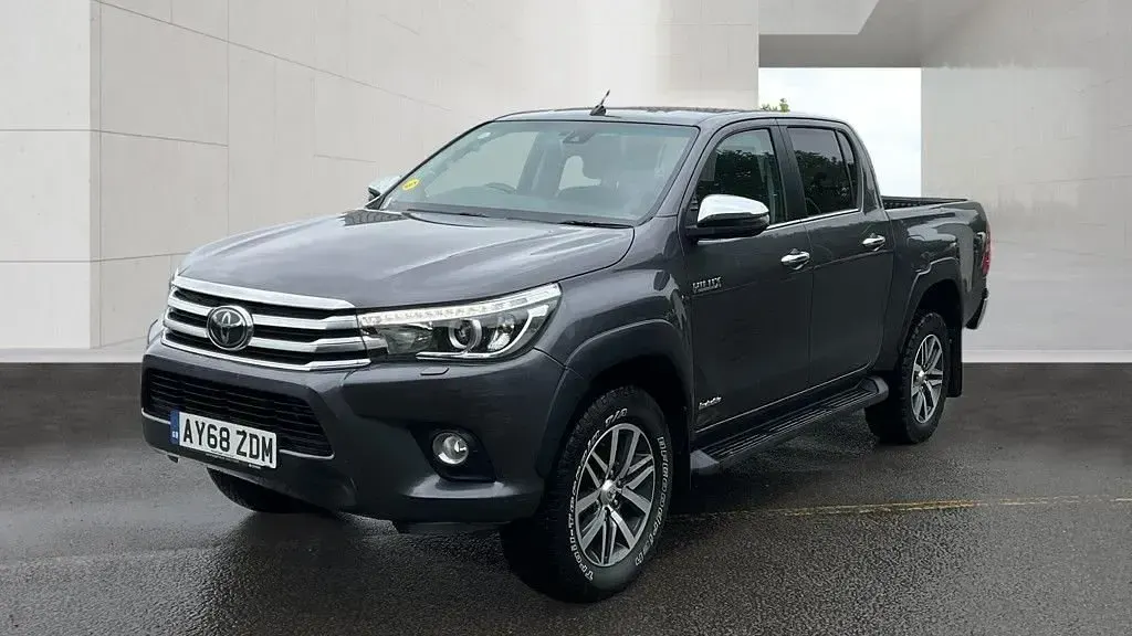Used Toyota HiLux 150 HP (110 kW) 2018 Grey Pickup