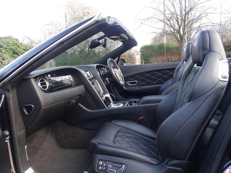 Used Bentley Continental 507 HP (372 kW) 2012 Black Cabriolet