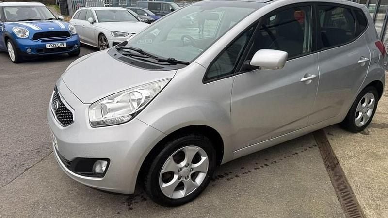 Used Kia Venga 123 HP (90 kW) 2014 Silver Hatchback