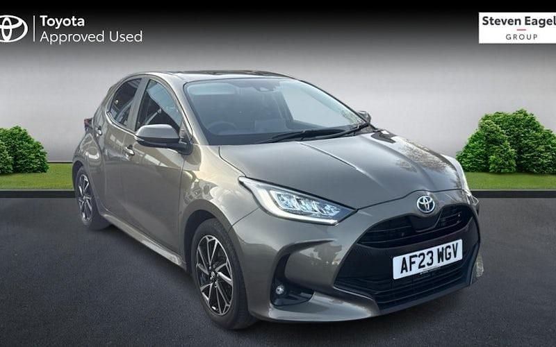 Usado Toyota Yaris Hybrid Design 116 CV (85 kW) 2026 Utilitario