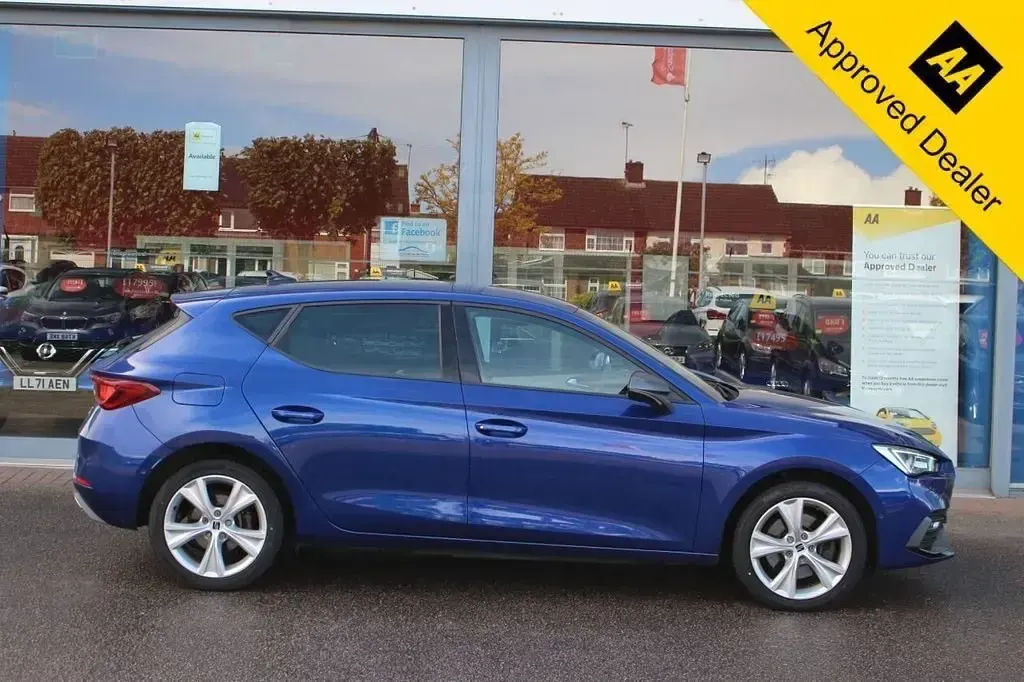 Used Seat Leon FR 204 HP (150 kW) 2020 Blue Hatchback