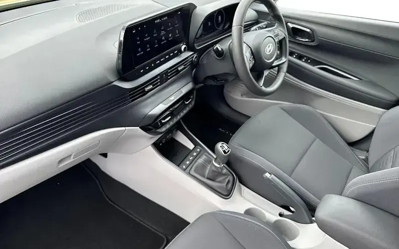 New Hyundai Bayon 90 HP (66 kW) 2025 Green SUV