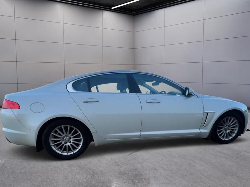 Begagnad Jaguar XF SE 2011 Vit Sedan