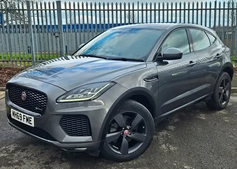 Używany Jaguar E-Pace Chequered Flag 150 KM (110 kW) 2020 Szary SUV
