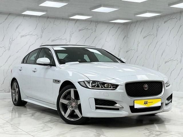 Used Jaguar XE R-Sport 180 HP (132 kW) 2016 White Sedan