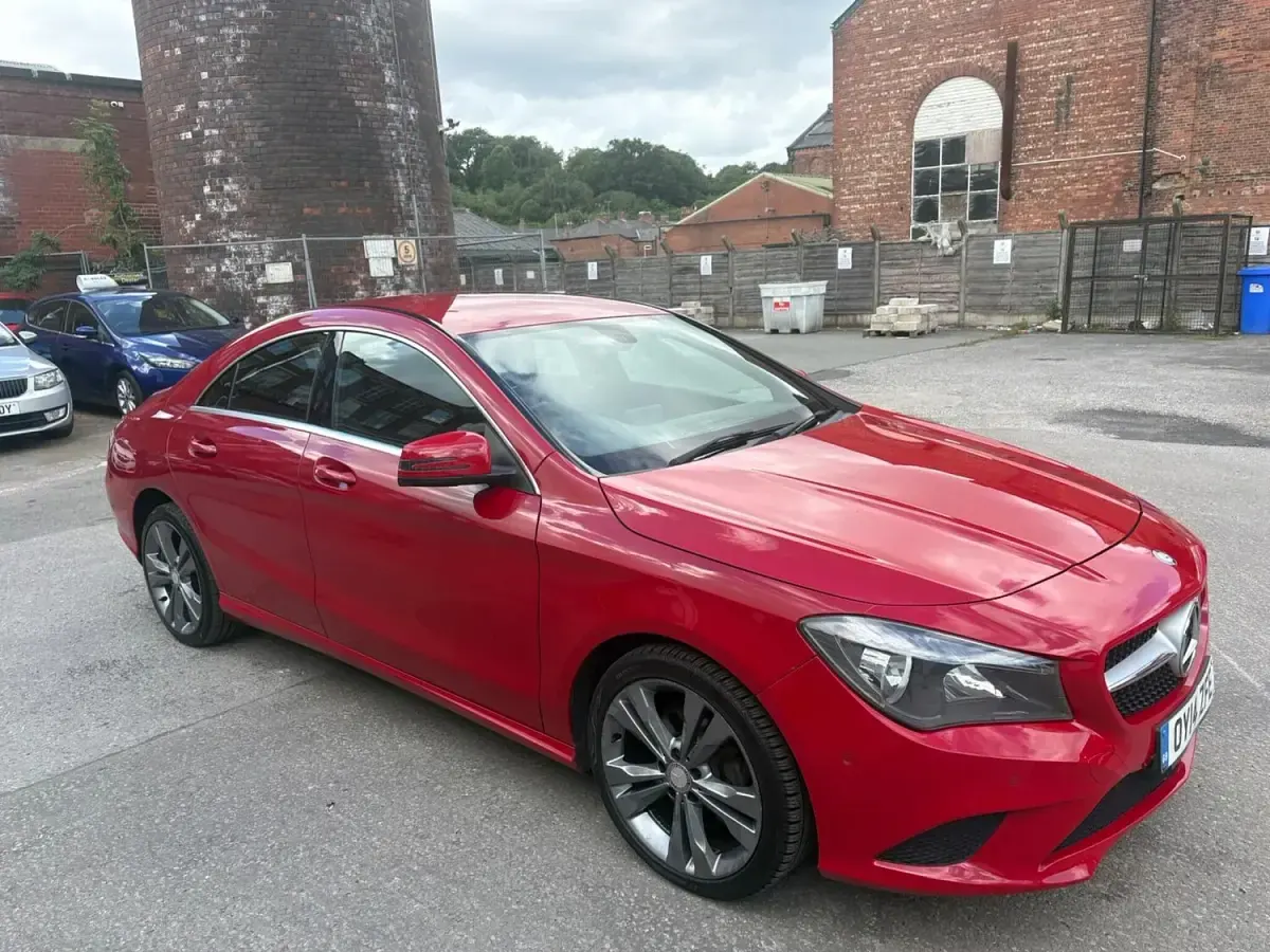 Used Mercedes CLA180 122 HP (89 kW) 2014 Red Coupe