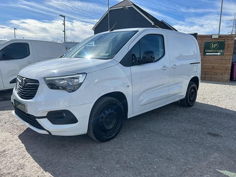 Used Vauxhall Combo S 100 HP (73 kW) 2023 White MPV