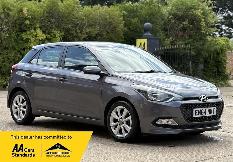 Grey Used 2015 Hyundai i20 SE Hatchback | £4,990 (A bit pricey) - Image 1/2