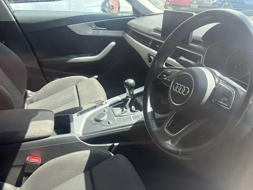 Used Audi A4 Sport 150 HP (110 kW) 2016 White Sedan