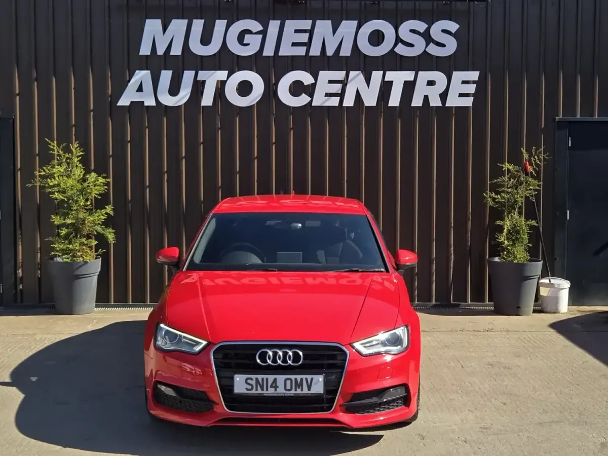 Begagnad Audi A3 S-Line 180 HK (132 kW) 2014 Röd Sedan