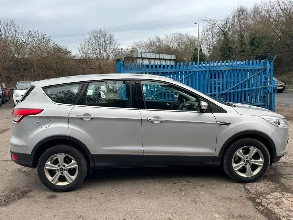 Używany Ford Kuga Zetec 150 KM (110 kW) 2016 Srebrny SUV