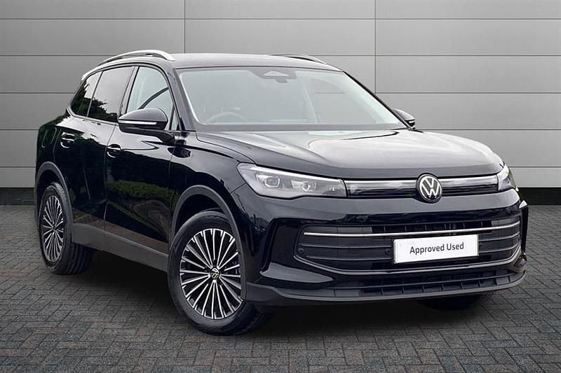 Grenadilla black New 2025 VW Tiguan Match SUV | £33,950 (Super price) - Image 1/3