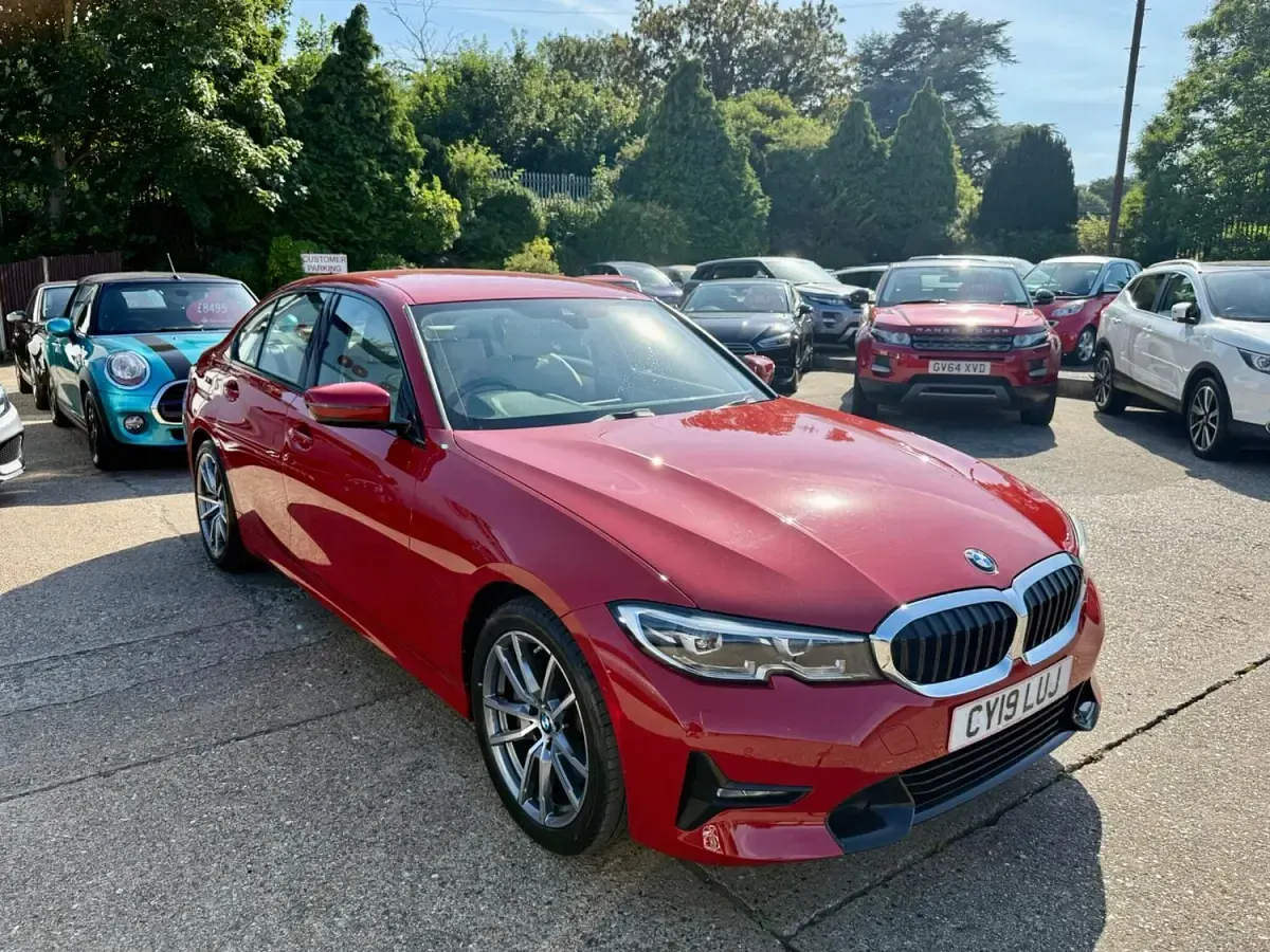 Used BMW 330 Sport Line 255 HP (187 kW) 2019 Red Sedan