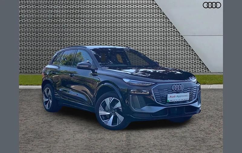 Black Used 2025 Audi Q6 e-tron S-Line SUV | £46,995 (Super price) - Image 1/4