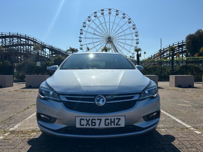 Silver Used 2017 Vauxhall Astra Elite Estate | £5,795 (Good price) - Image 1/4