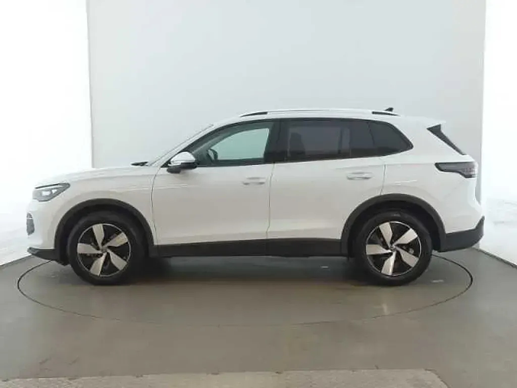 Usado VW Tiguan Match 150 HP (110 kW) 2024 Branco SUV