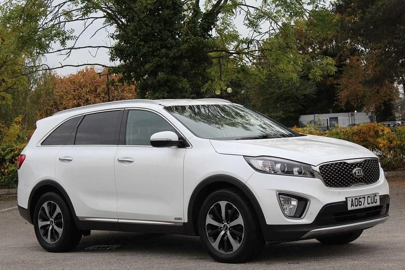 White Used 2017 Kia Sorento SUV | £10,490 (Fair price) - Image 1/4