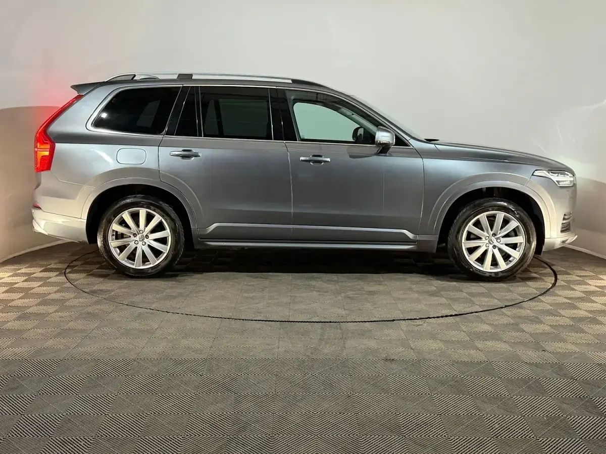 Used Volvo XC90 Momentum 235 HP (172 kW) 2016 Grey SUV