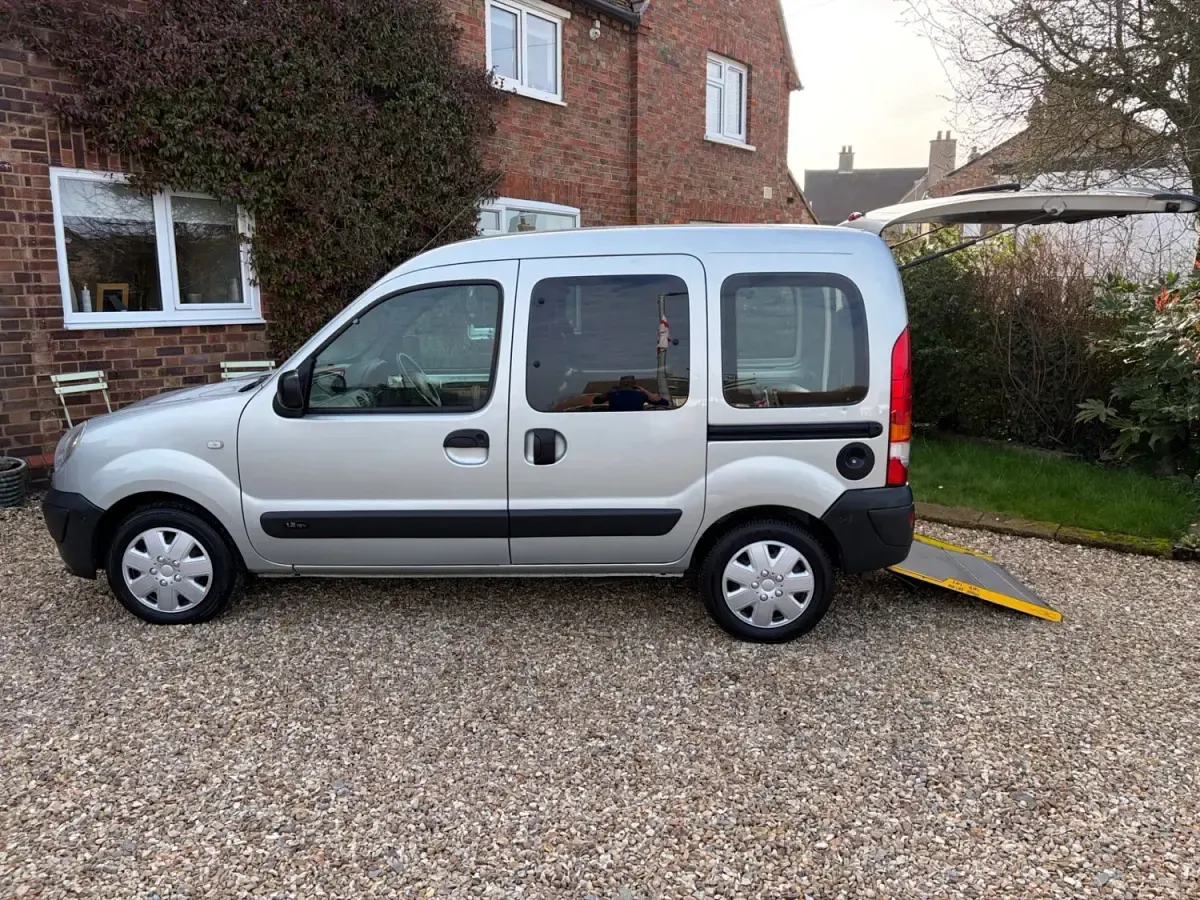 Usado Renault Kangoo Authentique 2008 Cinzento Monovolume