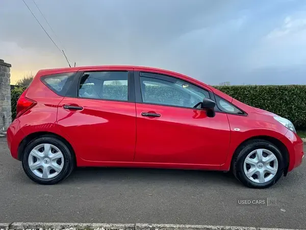 Used Nissan Note Visia 80 HP (58 kW) 2014 Red Hatchback