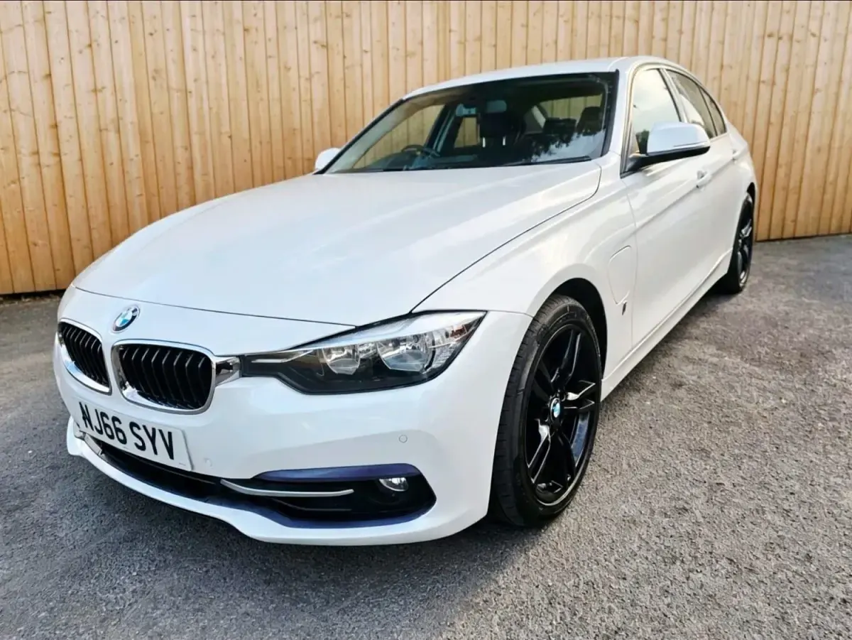 Used BMW 330e Sport Line 252 HP (185 kW) 2016 White Sedan