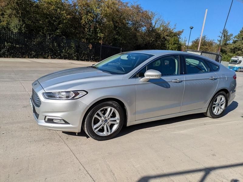 Used Ford Mondeo Zetec 150 HP (110 kW) 2017 Silver Hatchback