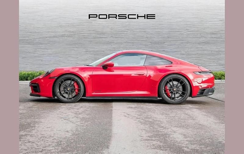 Used Porsche 911 472 HP (347 kW) 2021 Red Coupe