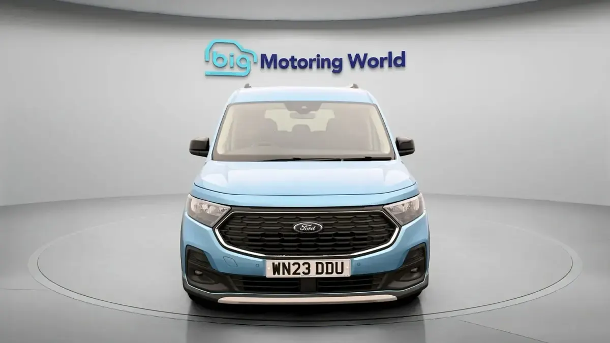 Used Ford Grand Tourneo Connect Active 122 HP (89 kW) 2023 Blue MPV