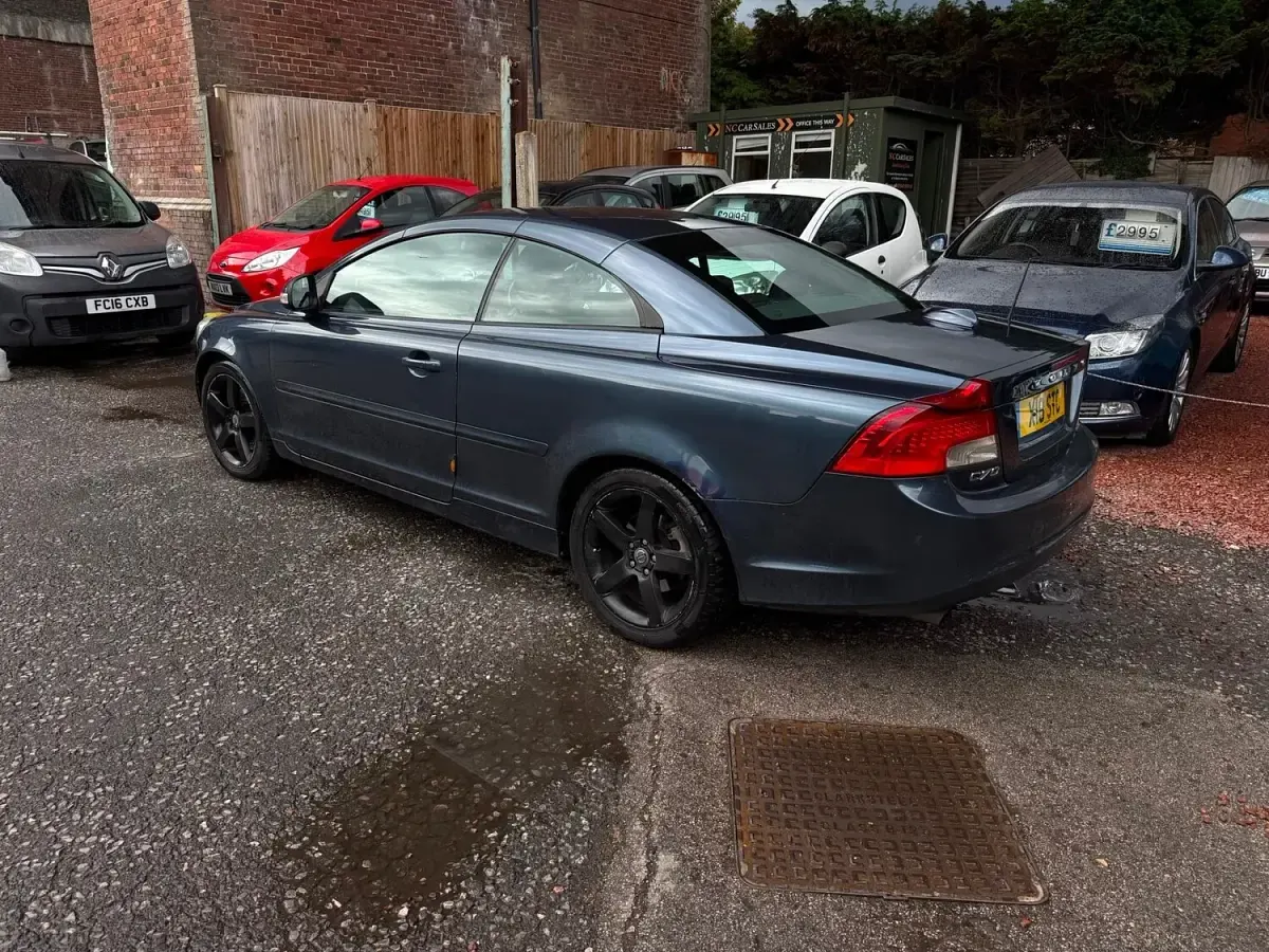 Used Volvo C70 SE Lux 2010 Blue Cabriolet