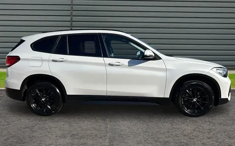 Usado BMW X1 Comfort Edition 140 CV (102 kW) 2021 Blanco SUV