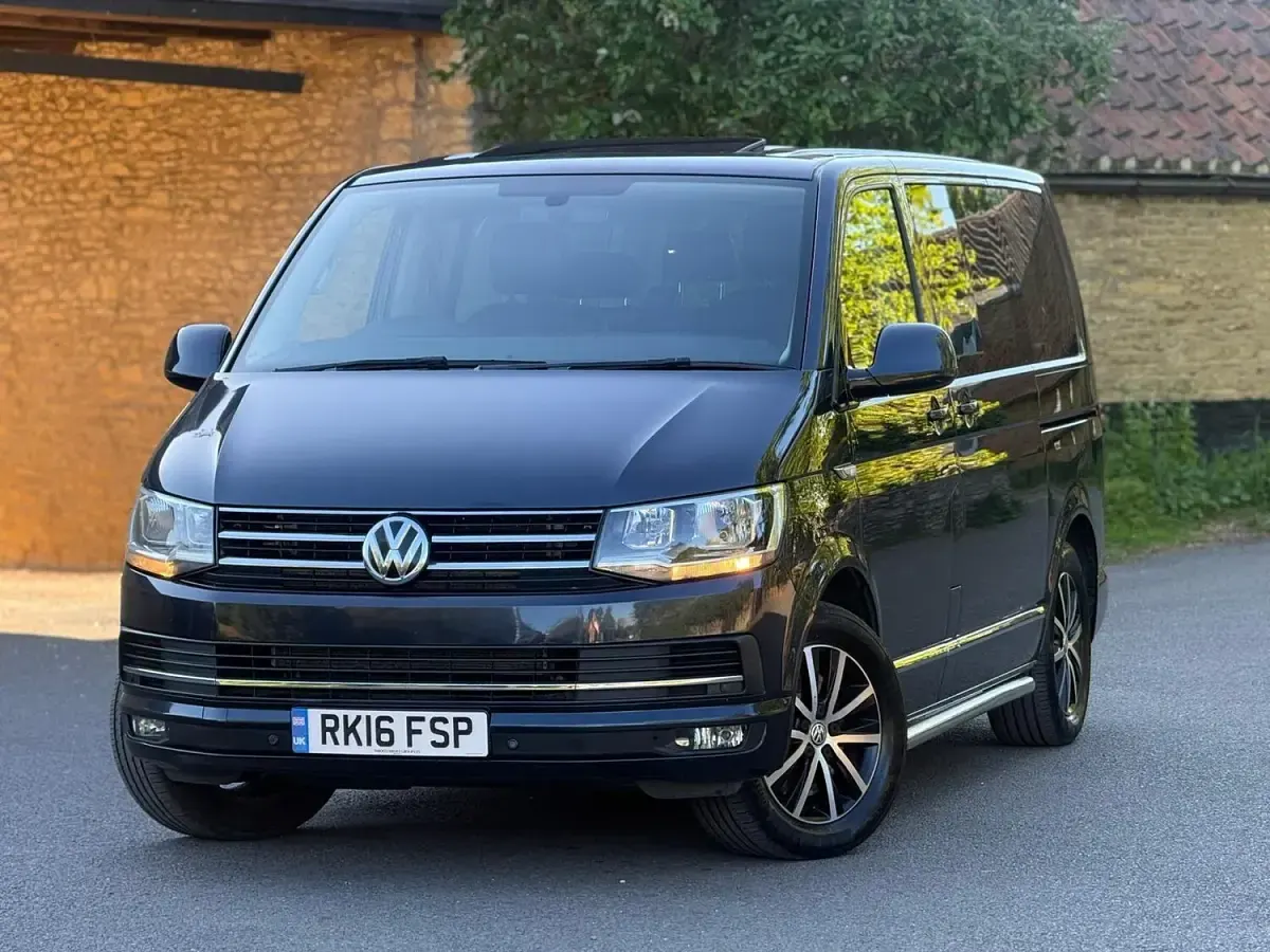 Used VW Caravelle Executive 204 HP (150 kW) 2016 Blue MPV
