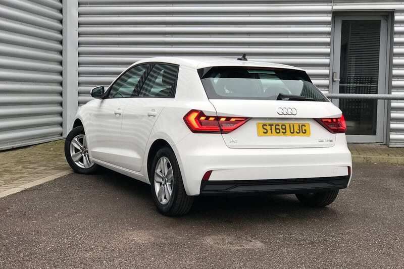 Used Audi A1 Design 94 HP (69 kW) 2020 White Hatchback