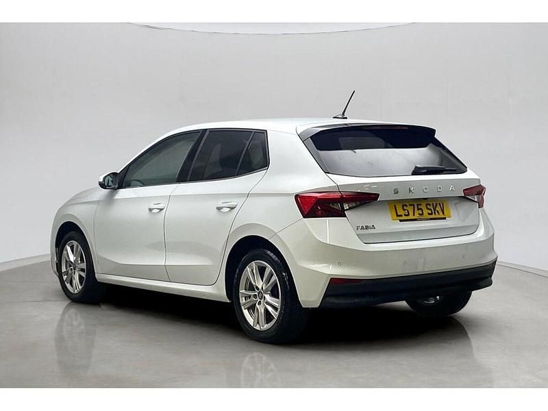 New Skoda Fabia SE L 85 HP (62 kW) 2025 Moon white metallic Hatchback