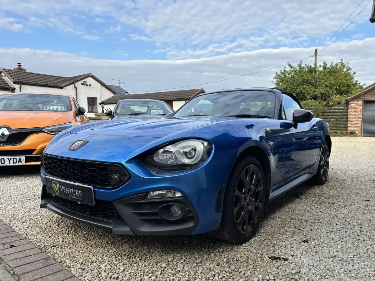 Used Abarth 124 Spider 170 HP (125 kW) 2018 Blue Cabriolet