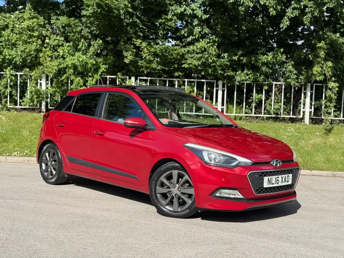 Used Hyundai i20 Premium SE 100 HP (73 kW) 2016 Red Hatchback