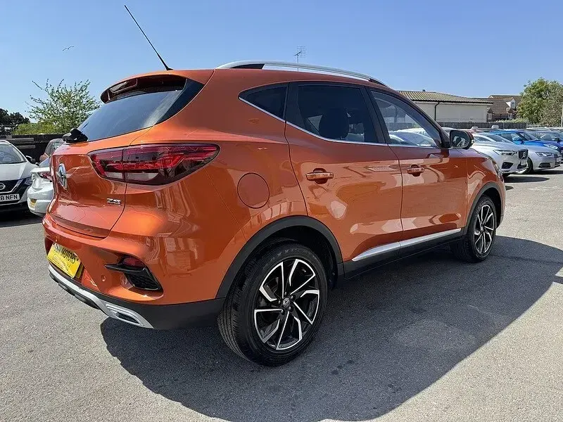 Used MG ZS Exclusive 106 HP (77 kW) 2024 Orange SUV