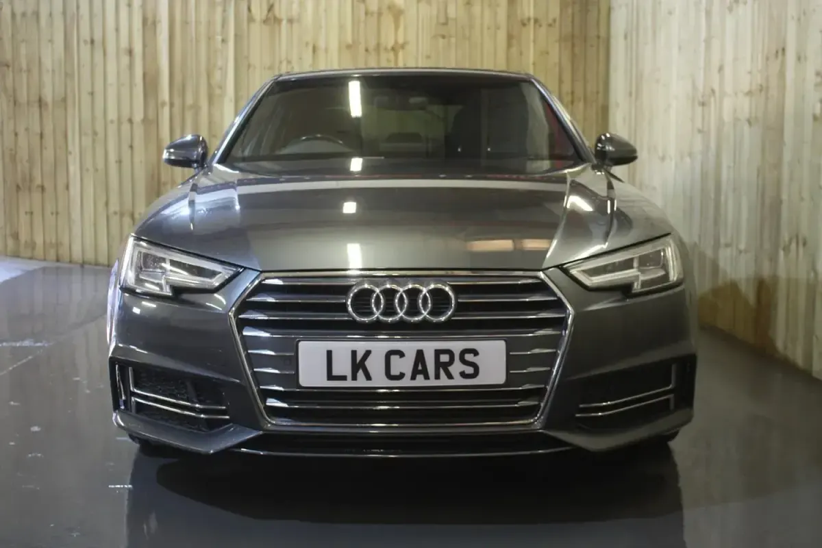 Używany Audi A4 S-Line 218 KM (160 kW) 2016 Szary Sedan/Limuzyna