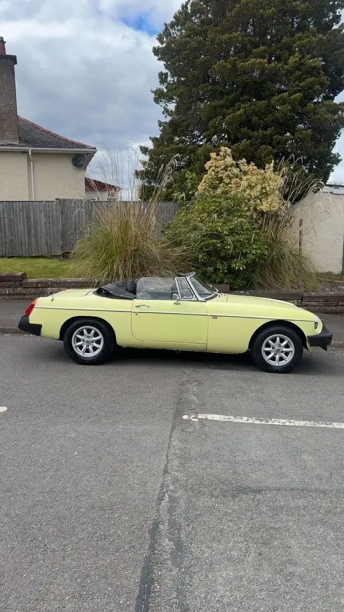 Used MG B 95 HP (69 kW) 1977 Yellow Cabriolet