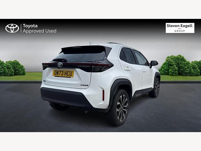 Used Toyota Yaris Hybrid Design 2024 White Hatchback