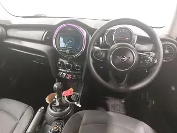Usado Mini ONE Classic 102 CV (75 kW) 2019 Blanco Utilitario