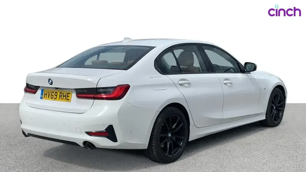 Used BMW 318 Sport Line 2019 White Sedan